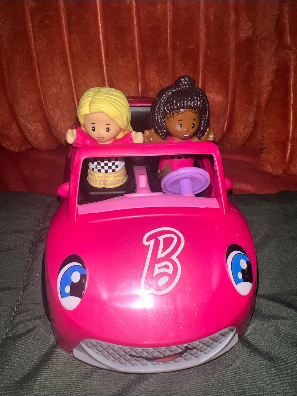 Barbie Hot Pink Convertible with Two Little People